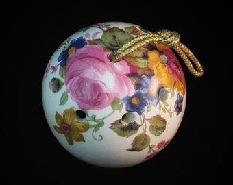 Pomander de cerámica vintage de los años 60 "Ye Olde", popurrí, rosas, decoración del hogar con un toque shabby chic.