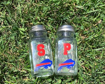 Bills Style Shaker Set
