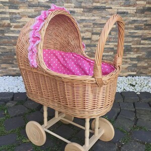 Rieten poppenwagen met beddengoed | Handgemaakte babypopwandelwagen | Speelgoedwagen van natuurlijk rotan | Milieuvriendelijk cadeau voor kinderen | Poppenbuggy