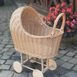 Rieten poppenwagen |  Baby | Rieten poppenwagen | Rieten poppenwagen | Rieten kinderwagen | Cadeaumand babyshower