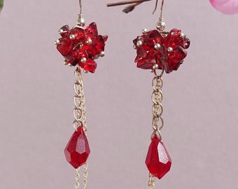Orecchini pendenti lunghi a forma di fiore rosso - Gioielli con perline ispirati alla natura - Ganci in argento sterling 925