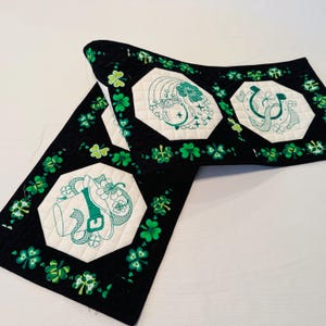 St Patricks Day Quilted Table Runner, Shamrock Irish Quilt, Green and White Embroidered Table Runner Quilt, Handmade Patchwork