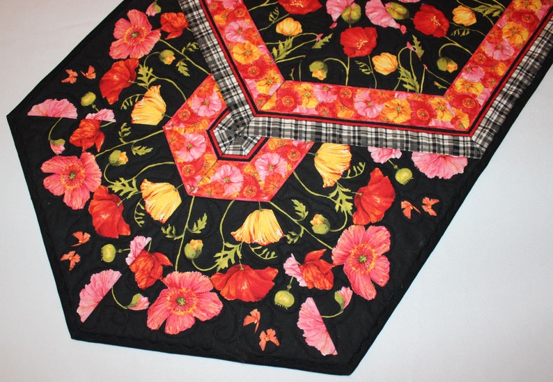 Poppy Garden Table Runner Quilt Triangle Quilted Table Topper Etsy