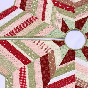 Quilted Christmas Tree Skirt PATTERN Country Strings Tree Skirt, Foundation Pieced Christmas Quilt Pattern, image 3