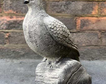 石の鳩の像 コンクリートの鳥の彫刻 庭の鳩の置物 セメントの動物の