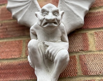 Outdoor wall gargoyle statue Stone wall monster figurine Cement gothic sculpture Concrete wall vampire decoration Halloween decoration Gift