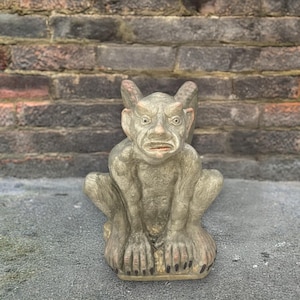 Stein Gargoyle Statue Beton Gargoyle Skulptur Mythische Beschützer Figur Wächter Gargoyle Dekor Gothic Hof Verzierung Monster Liebhaber geschenk