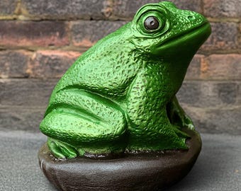 手作りコンクリートカエル像：緑の庭の飾り - Etsy 日本