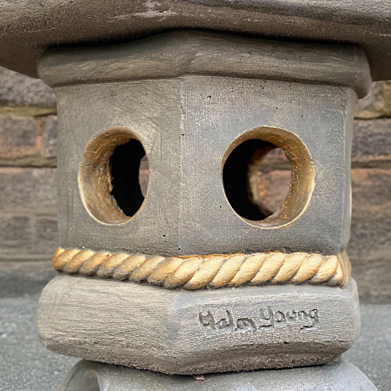 中国の仏塔彫刻 石灯籠飾り コンクリートの仏塔像 東洋のセメントの