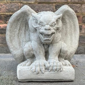 Guardian gargoyle decoration Concrete monster statue Guardian gargoyle ornament Cement demon sculpture Outdoor garden figurine Backyard art