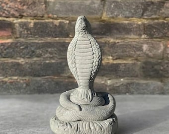 Estatua de cobra de hormigón, adorno de serpiente de jardín de cemento, escultura de reptil hecha a mano, figura de cobra para exteriores, decoración de animales de piedra, regalo para amantes de las serpientes