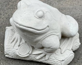 Scultura artigianale in cemento di rana, ornamento da giardino in pietra, statua di animale da esterno, statuetta di rana da stagno, regalo artistico in cemento, decorazione per prato