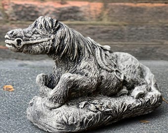石造りの馬の彫刻 コンクリート製の馬の置物 セメント製の動物の像 