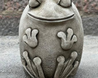 Scultura di rana in cemento fatta a mano, statuetta di rospo da giardino in pietra, statua di animale da esterno, decorazione per laghetto in cemento, ornamento di rospo da prato, regalo per gli amanti delle rane