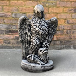 Large eagle statue Concrete garden bird figurine Outdoor eagle sculpture Cement bird ornament Garden bird decoration Handmade eagle art