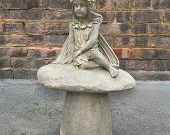 Betonowa figurka wróżki na Staddlestone, ręcznie robiona kamienna ozdoba elfa, ogrodowa cementowa rzeźba, fantazyjny wystrój fantasy, magiczny prezent do ogrodu