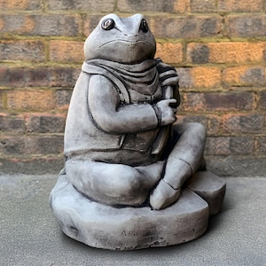 Sitting frog sculpture Concrete frog figurine Cement frog statue Outdoor animal decoration Stone sea ocean frog ornament Frog lover gift