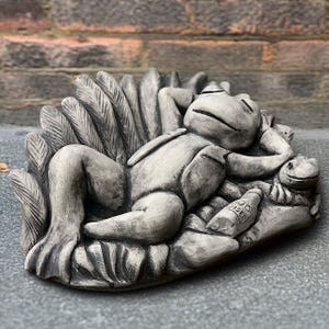 Stone frog statue Concrete elegant frog sculpture Outdoor swamp figure Cement water ornament Frog lover gift Yard art Front door decoration