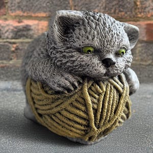 Outdoor kitten figure Stone playful cat statue Concrete kitty sculpture Cement animal decoration Garden cat with ball ornament Memorial cat