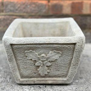 Outdoor planter statue Concrete flower pot figurine Garden plant pot sculpture Stone planter pot decoration Farmhouse ornament Yard art