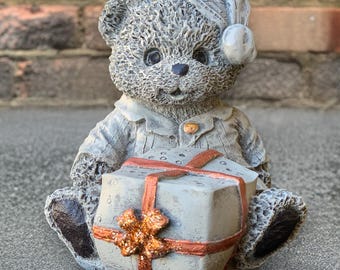 Bear With Gift Statue Concrete Christmas Figurine Holiday Bear Sculpture Outdoor Handmade Animal Ornament Cute Winter Accent Festive Art