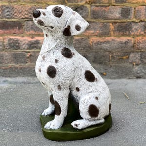 Stone Labrador figurine Concrete large Labrador statue Outdoor dog sculpture Cement pet decoration Memorial Labrador ornament Lover gift