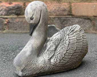 Vaso de flores em forma de cisne de pedra, ornamento em concreto, plantador de pássaros artesanal, estatueta de pássaro em cimento, decoração para jardim, escultura de pássaro para amantes de pássaros.