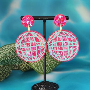 Pinke super funkelnde Disco Ball Ohrringe