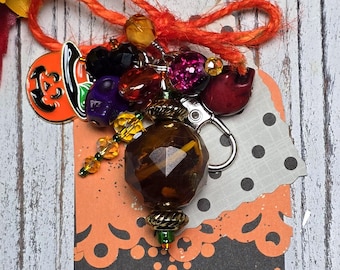 Halloween, Beaded Purse Bag clip-on Cluster Charm with a Jack-O'-Lantern in a Wtch Hat Charm  (Qty. 1)