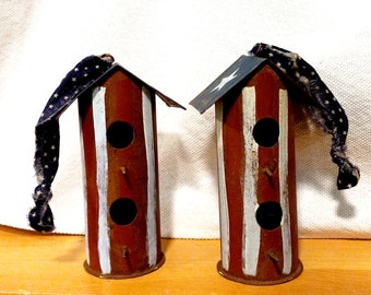 Rusty Metal Birdhouse, birdhouse with fabric hanger, rusty metal painted birdhouse, 5 inch tall birdhouse, 4th of July decor