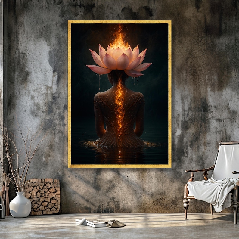 Pode incluir: Uma obra de arte emoldurada retrata uma pessoa sentada na &aacute;gua, com uma flor de l&oacute;tus na cabe&ccedil;a. A obra apresenta uma moldura dourada e uma paleta de cores escuras. Uma energia dourada e brilhante emana da coluna vertebral da pessoa, criando uma atmosfera espiritual e serena.
