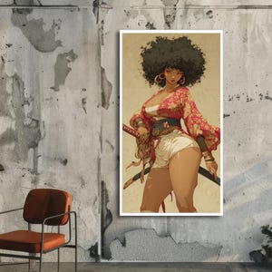 K&ouml;nnte beinhalten: Illustration einer Frau mit gro&szlig;em Afro, die einen roten Blumenkimono, wei&szlig;e Shorts und goldene Creolen tr&auml;gt. Sie h&auml;lt ein Katana-Schwert. Das Kunstwerk hat eine Vintage-&Auml;sthetik.