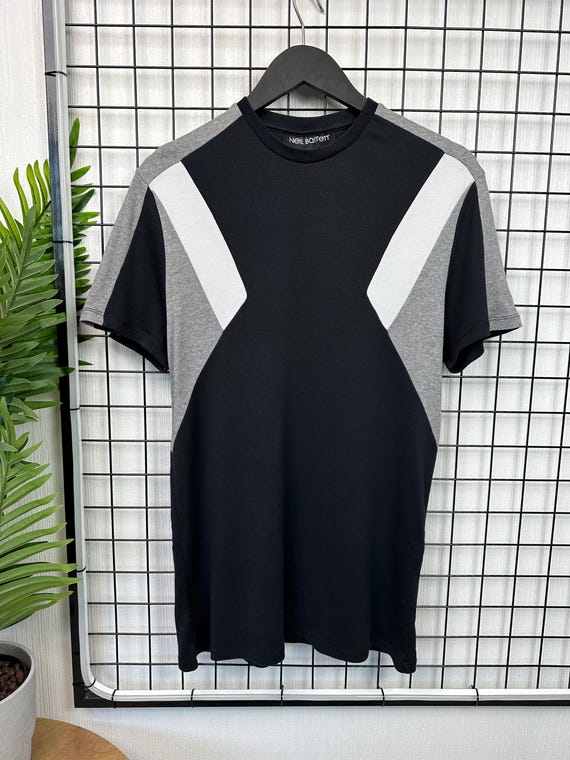 Neil Barrett, Neil Barrett t-shirt Men Black S size