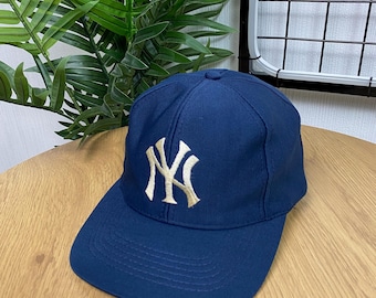 Vintage 80s New York Yankees MLB New Era Pro Model Dupont