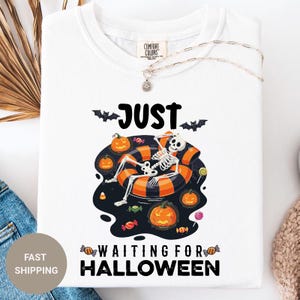 Summerween Comfort Colors® シャツ、サマースケルトン、不気味なサマーTシャツ、ガーリーサマー、ハロウィンスケルトンシャツ、不気味なTシャツ、パンプキンシャツ、