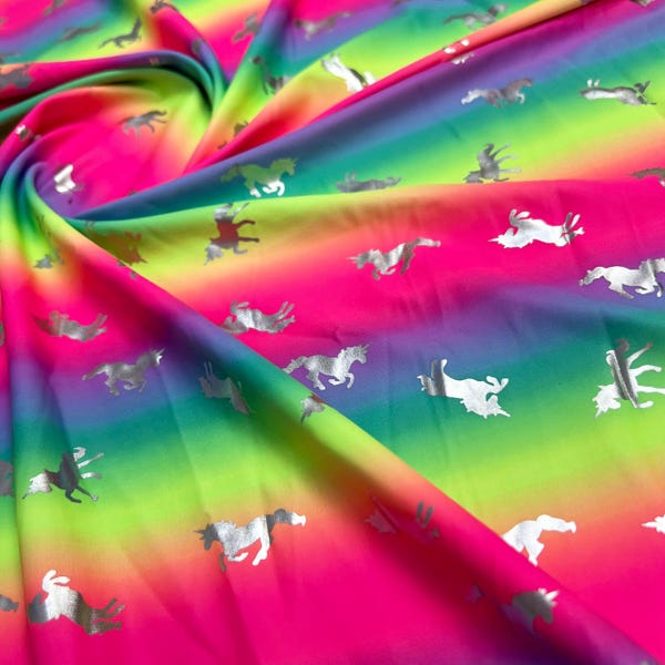 Silberne Einhörner, Regenbogen-Hintergrunddruck, 4-Wege-Stretch-Druck, Nylon-Spandex-Stoff, 152,4 cm Breite, verkaufte Massenware I Nähen, Bademode, Kleid I