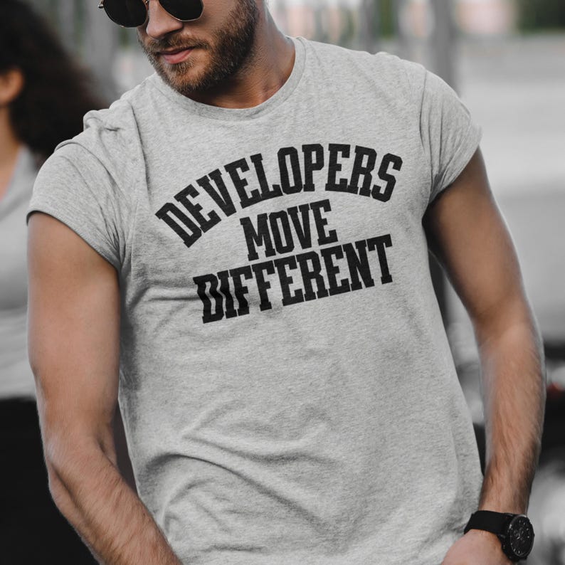 Gli sviluppatori si muovono in modo diverso, maglietta per programmatori, maglietta per programmatori, maglietta per informatica Coding Pride immagine 5