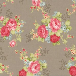 Ellie Pebble 18760 18 by Brenda Riddle Designs for Moda Fabrics - Vintage Roses Bouquets Rose Bouquets-Price for 1/2 yard
