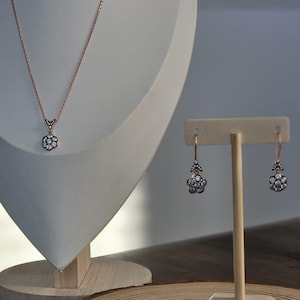 Clover Rose Color Earring and Necklace with Clover Pendant assembled with white zircon.