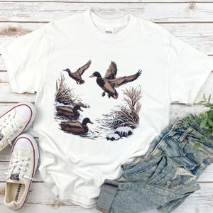 Retro Mallard Duck T-Shirt: 90s Boho Fall Pond Scene