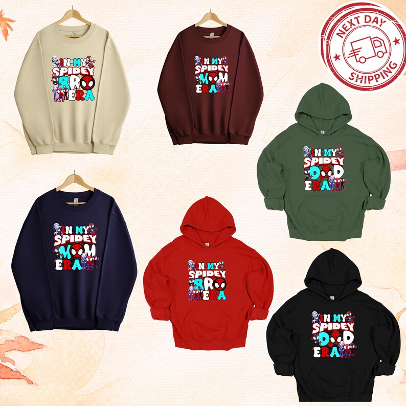 Puede incluir: Seis sudaderas diferentes con tem&aacute;tica de Spiderman. Las sudaderas son de varios colores, incluyendo beige, granate, verde, azul marino, rojo y negro. Cada sudadera presenta un gr&aacute;fico de Spiderman y el texto "In My Spidey Era".