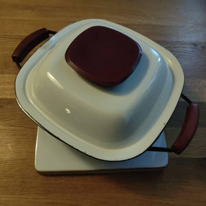 Retro Vintage Mid Century Enamel Pot from the 50s