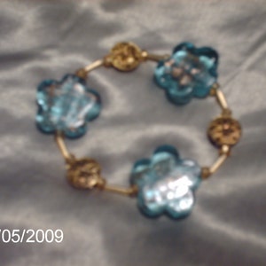 Blue Glass Flower Bracelet image 1