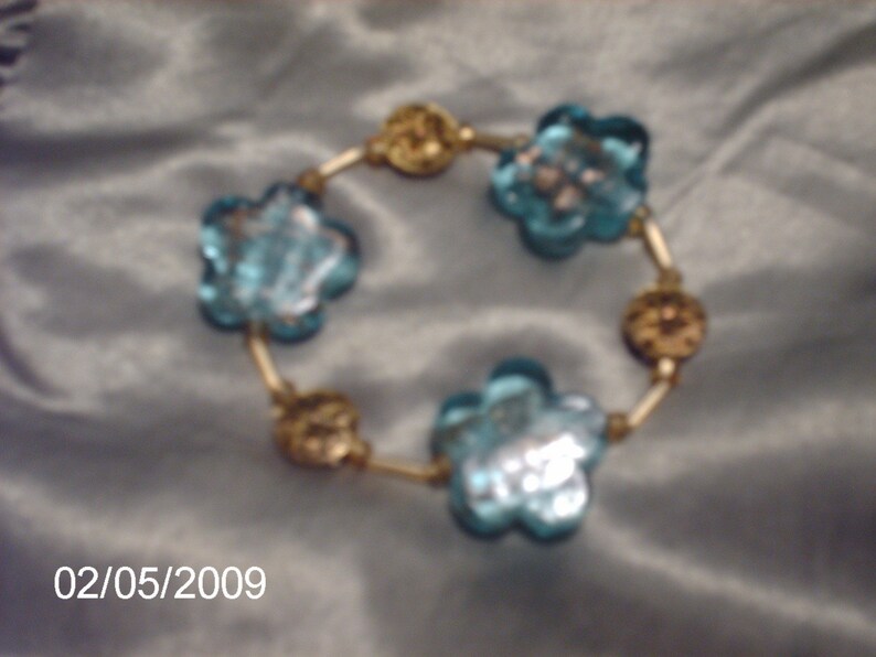 Blue Glass Flower Bracelet image 1