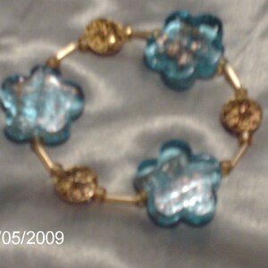 Blue Glass Flower Bracelet image 3