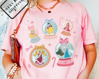 Comfort Colors® Disney Princess Christmas Shirt, Snow Globe Holiday Tee, Frozen Elsa Anna Belle Ariel Rapunzel Snow White Top Q0200