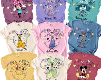 Camiseta familiar a juego Comfort Colors® para viaje a Disney. Todos los personajes de Disney. Camiseta grupal de Disney. Camiseta Disney personalizada. Disney a medida Q0184