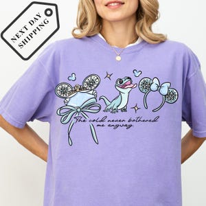 Comfort Color® Disney Elsa Coquette T-Shirt Disneyland Frozen Shirt Disney Princess Gift Sweatshirt Disney Anna tee Disney Trip Shirt 00105 Bild 5