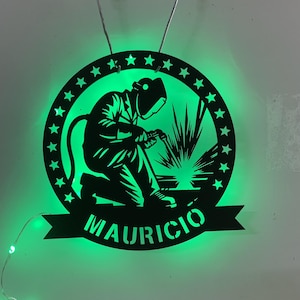 パーソナライズされた鉄工溶接モノグラムメタルウォール、LEDライト付き、カスタム溶接金属名前サイン、溶接ワークショップメタルウォールサイン装飾