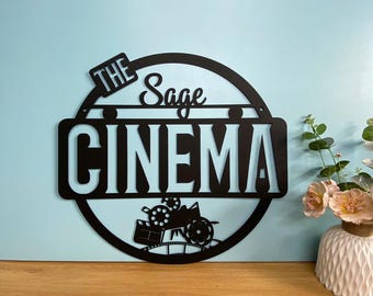 Custom thuisbioscoop metalen bord met naam, thuisbioscoop kamer metalen muurkunst, gepersonaliseerde bioscoop metalen bord, film geeks metalen muur hangen